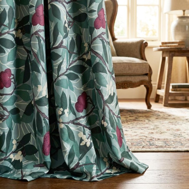 Arbutus Baies Rouges William Morris Vert Floral Rideau de Velours 1