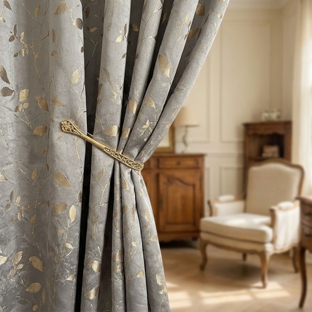Golden Grove Luxe Jacquard Soie Gris et Or Rideau 1