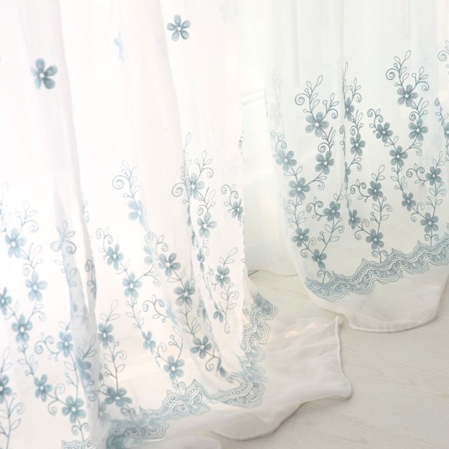 Touch of Grace bleu brodé fleur voile rideau 1