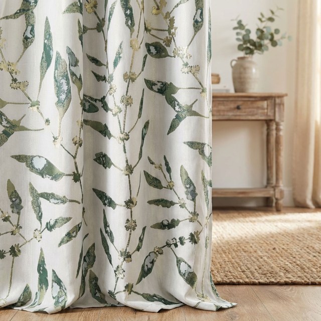 In The Woods Green Leaves Curtain with Gold Details 1
